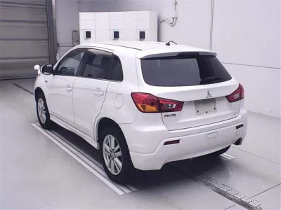 Mitsubishi RVR