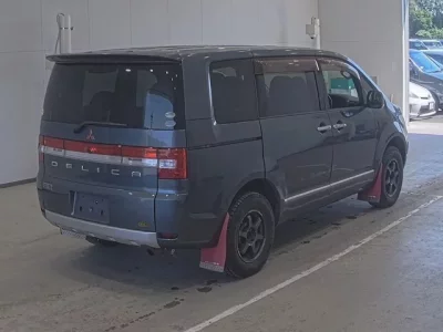 Mitsubishi DELICA D5
