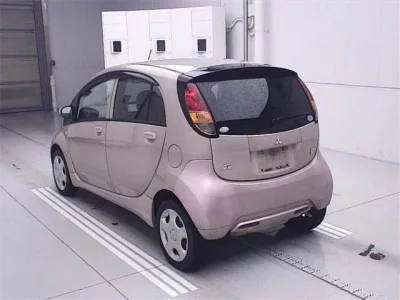 Mitsubishi I