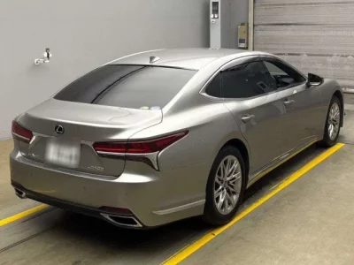 Lexus LS