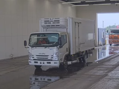 Isuzu ELF
