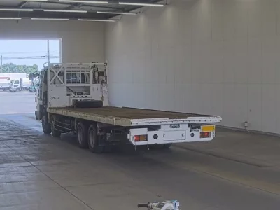Isuzu TRUCK
