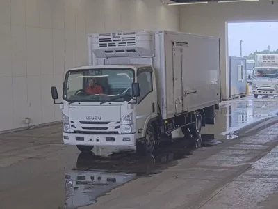 Isuzu ELF
