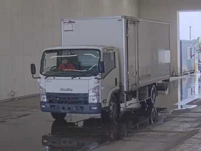 Isuzu ELF