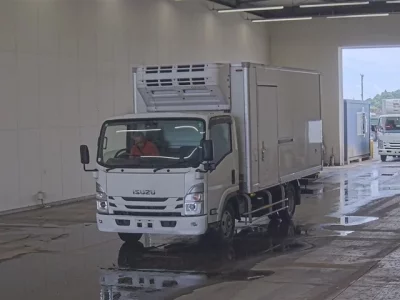 Isuzu ELF