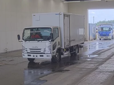 Isuzu ELF