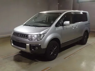 Mitsubishi DELICA D5