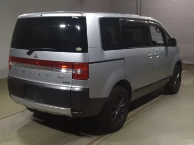 Mitsubishi DELICA D5