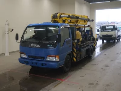 Isuzu ELF