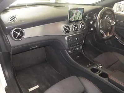 Mercedes-Benz CLA CLASS