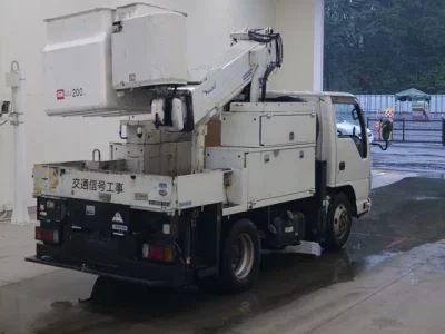 Isuzu ELF