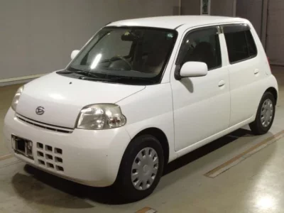 Daihatsu Esse