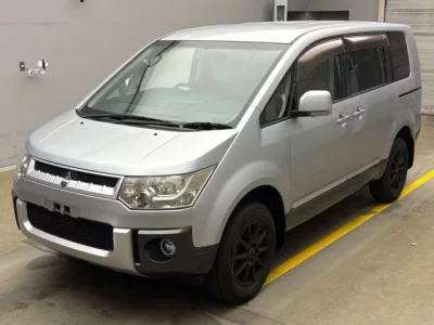 Mitsubishi DELICA D5