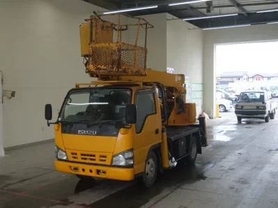 Isuzu ELF