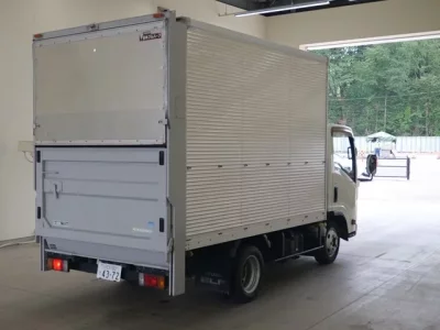 Isuzu ELF