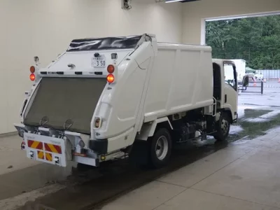 Isuzu ELF
