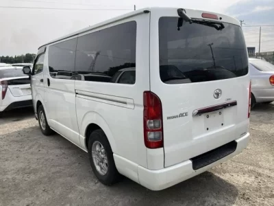 Toyota REGIUS ACE VAN