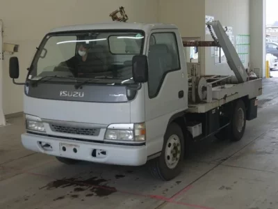 Isuzu ELF