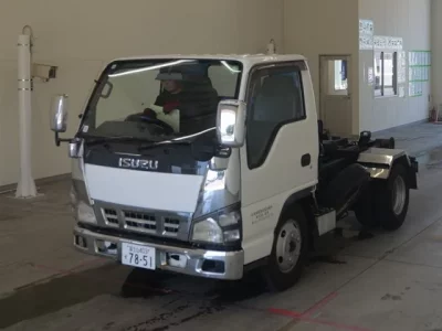 Isuzu ELF