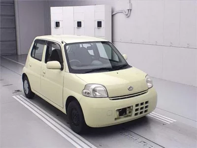 Daihatsu Esse
