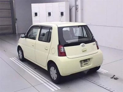 Daihatsu Esse