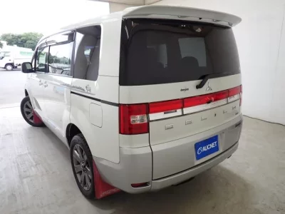 Mitsubishi DELICA D5