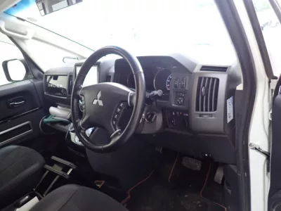 Mitsubishi DELICA D5