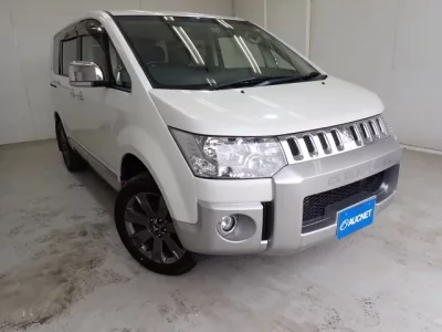Mitsubishi DELICA D5