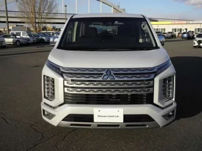 Mitsubishi DELICA D5