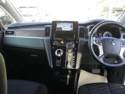 Mitsubishi DELICA D5