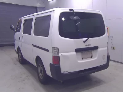 Isuzu COMO
