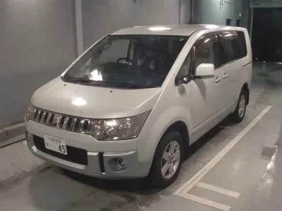 Mitsubishi DELICA D5