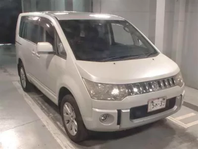 Mitsubishi DELICA D5