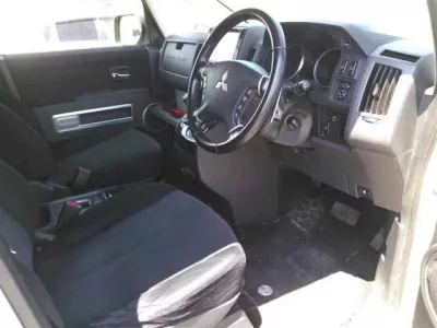 Mitsubishi DELICA D5