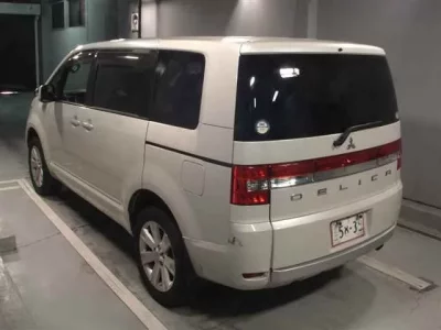 Mitsubishi DELICA D5