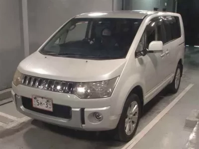Mitsubishi DELICA D5