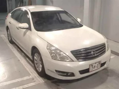 Nissan TEANA