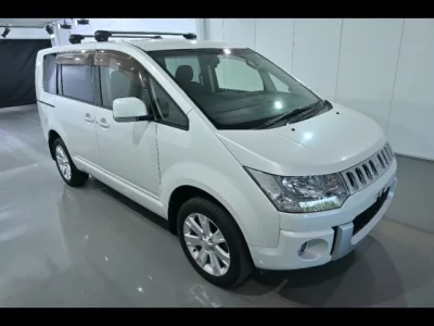 Mitsubishi DELICA D5