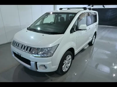 Mitsubishi DELICA D5