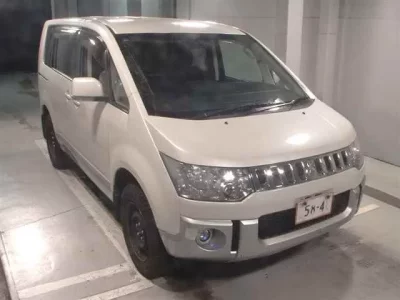 Mitsubishi DELICA D5