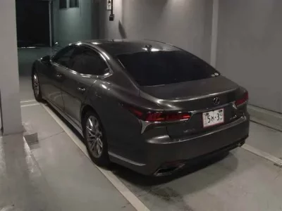 Lexus LS