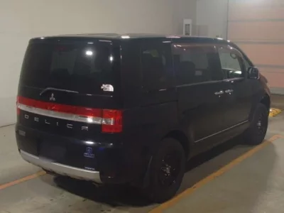 Mitsubishi DELICA D5