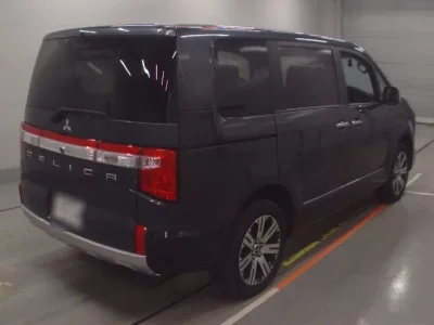 Mitsubishi DELICA D5