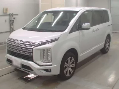 Mitsubishi DELICA D5
