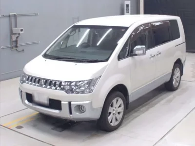 Mitsubishi DELICA D5