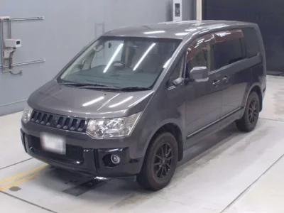 Mitsubishi DELICA D5