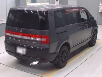 Mitsubishi DELICA D5