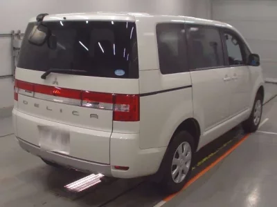 Mitsubishi DELICA D5