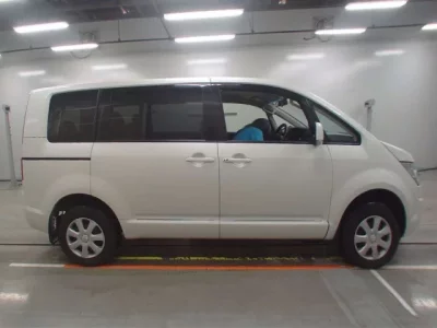 Mitsubishi DELICA D5