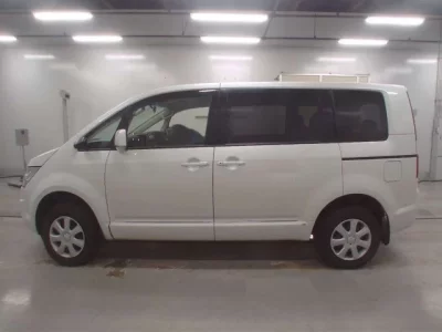 Mitsubishi DELICA D5